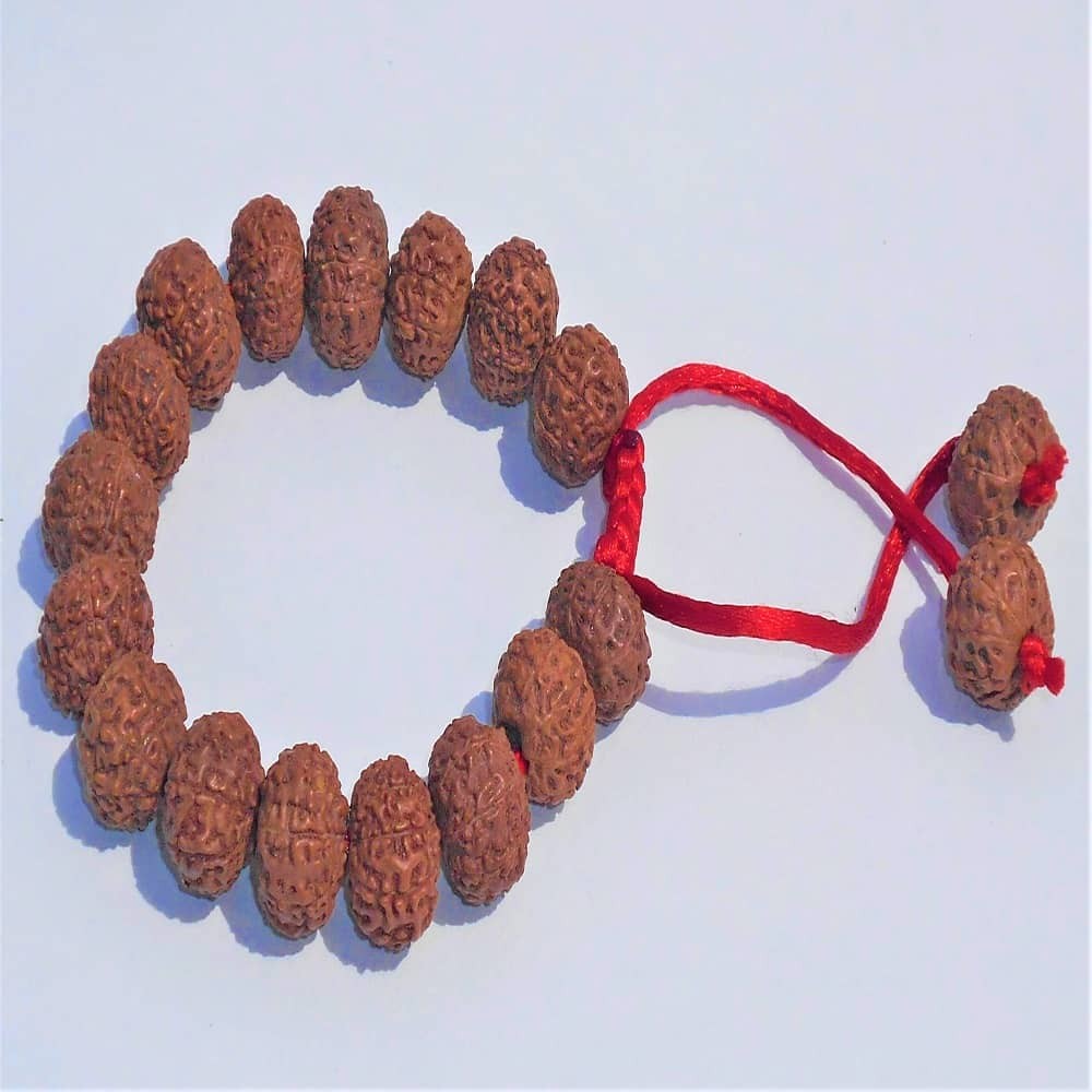 1625859421_7-Mukhi-Bracelet.JPG